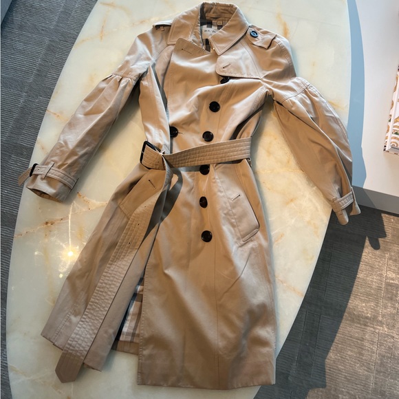 Burberry Trench - Picture 1 of 6